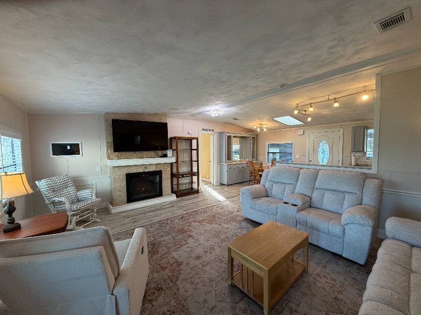 209 Fairway Circle a Winter Haven, FL Mobile or Manufactured Home for Sale